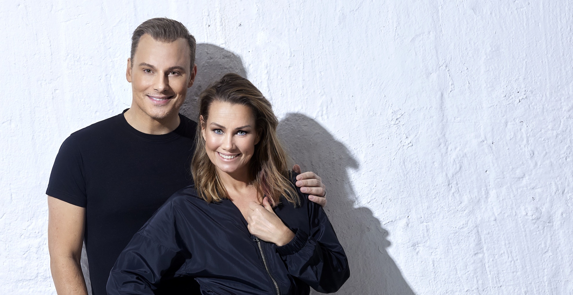 Magnus Carlsson och Linda Bengtzing på turné med "En jäkla massa schlager"